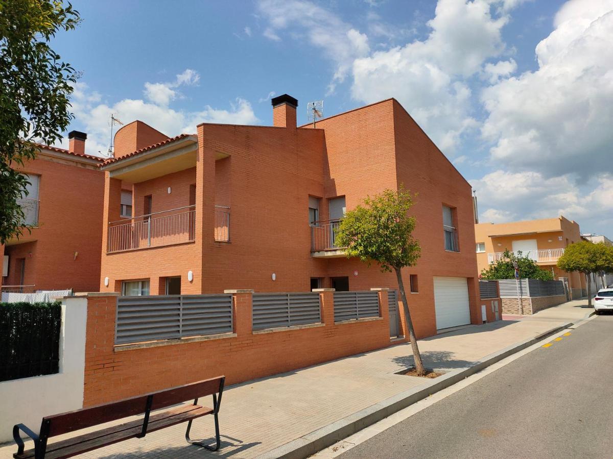 Chalet Amplio Con Jardin Y Zona Barbacoa. Реус Экстерьер фото